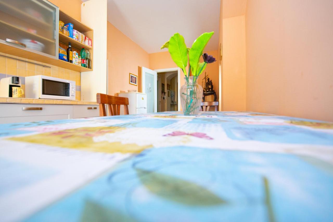 Relax Brugnato Apartment ภายนอก รูปภาพ