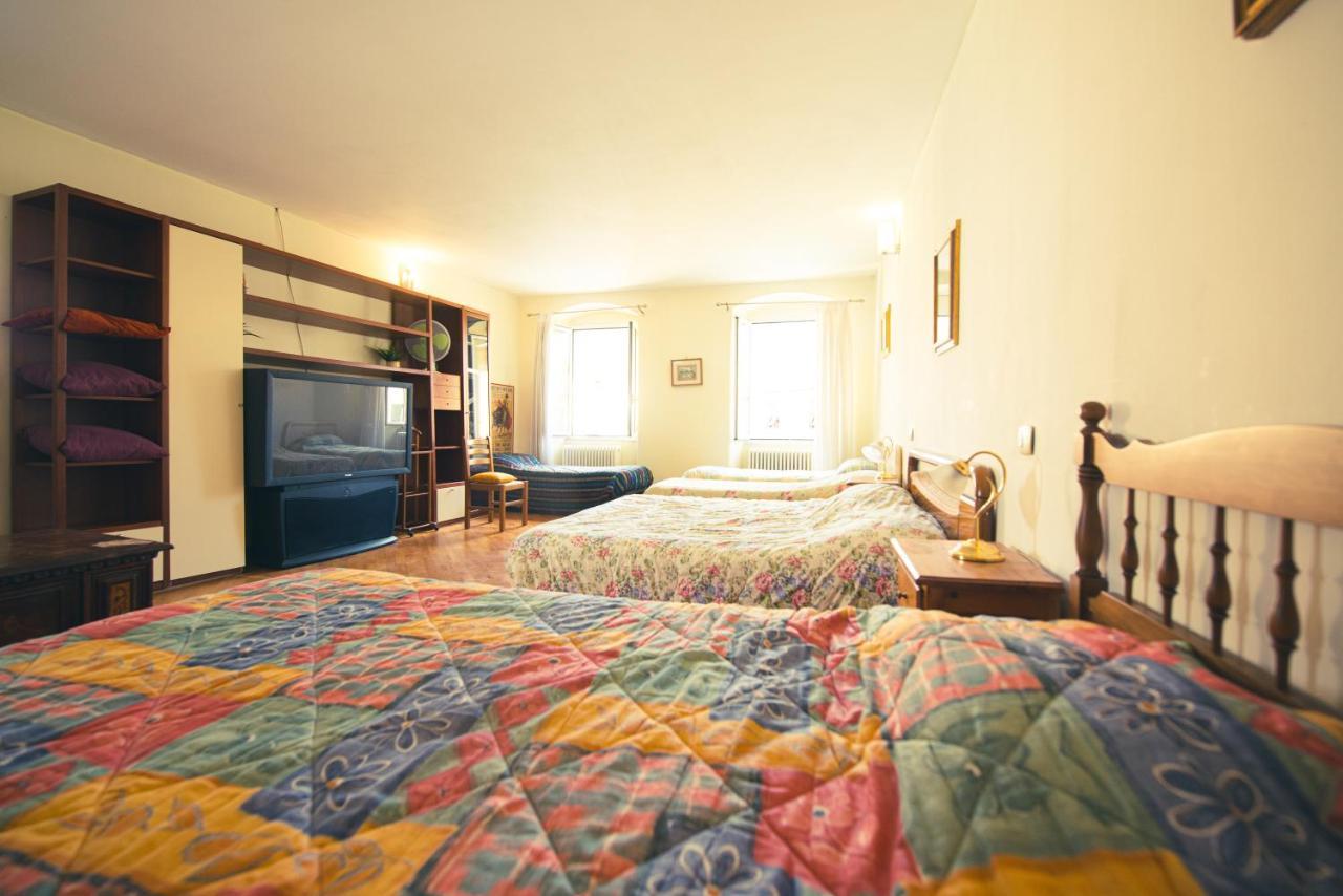 Relax Brugnato Apartment ภายนอก รูปภาพ
