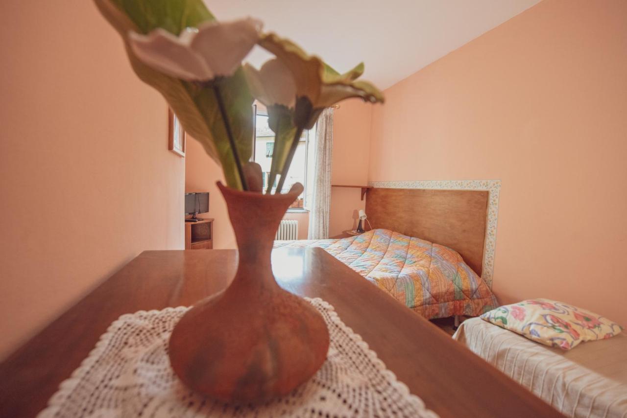 Relax Brugnato Apartment ภายนอก รูปภาพ