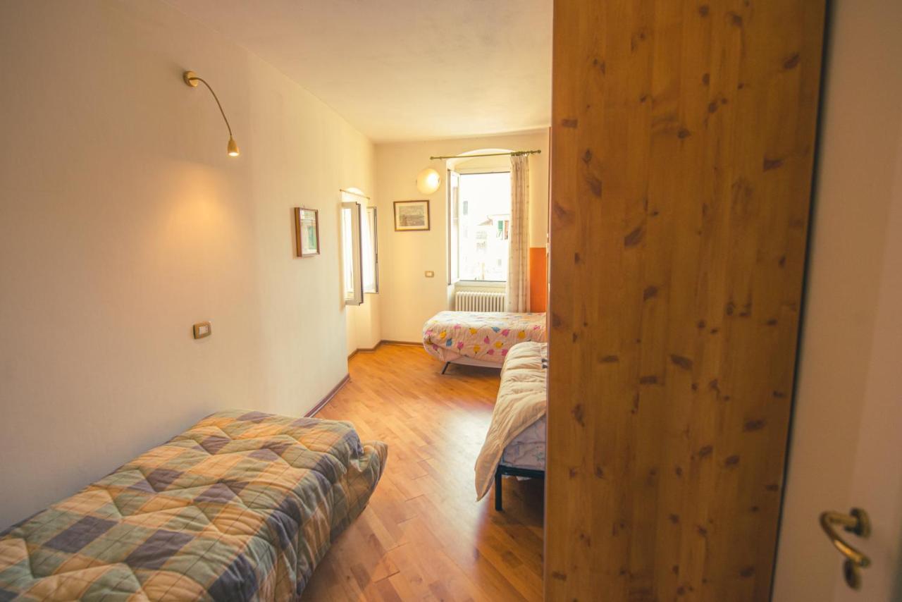 Relax Brugnato Apartment ภายนอก รูปภาพ