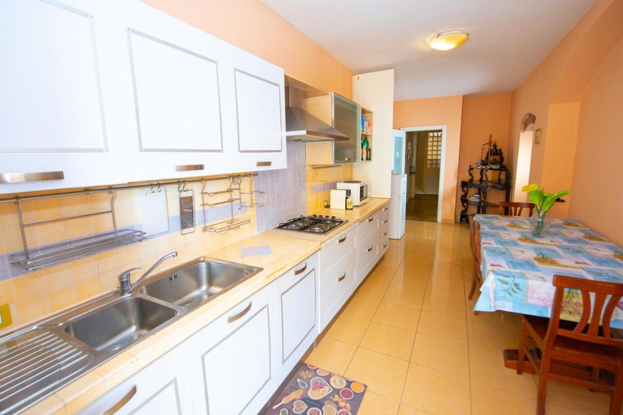Relax Brugnato Apartment ภายนอก รูปภาพ